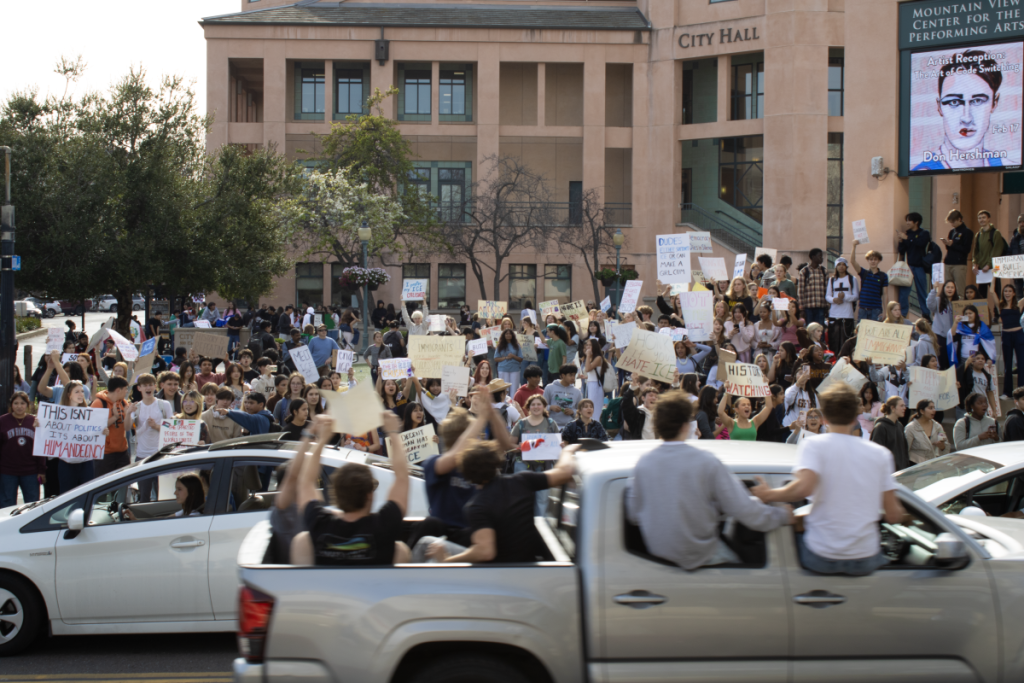 A large crowd of Highschool students protesting ICE.