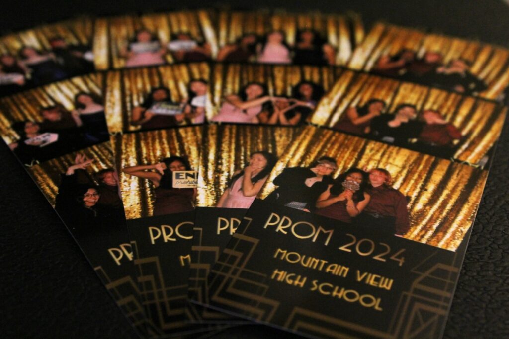 photo strips from prom