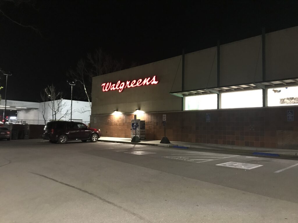 A picture of Walgreen at night