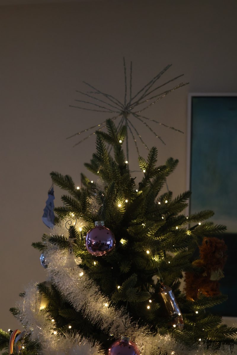 A star balancing on a tree